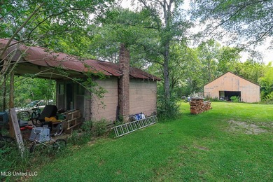 Escape to your own private retreat. This 3 bedroom 2 bathroom - photo 11