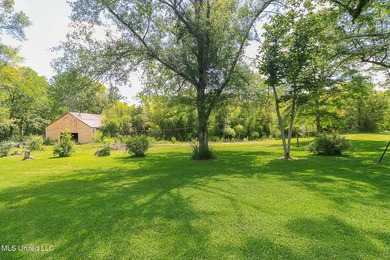 Escape to your own private retreat. This 3 bedroom 2 bathroom - photo 13