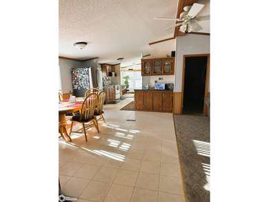 Experience Panoramic lake front views with second tier pricing - photo 14