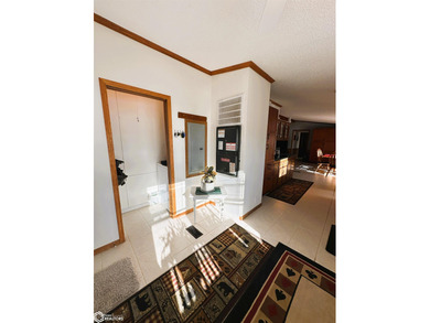 Experience Panoramic lake front views with second tier pricing - photo 15