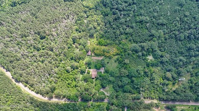 Escape to your own private retreat. This 3 bedroom 2 bathroom - photo 29