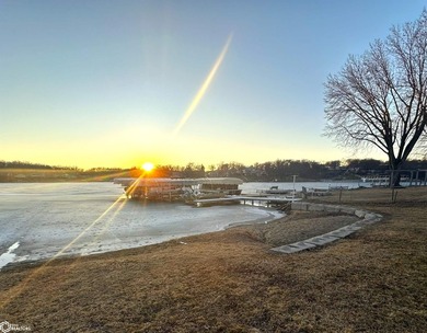 Experience Panoramic lake front views with second tier pricing - photo 29