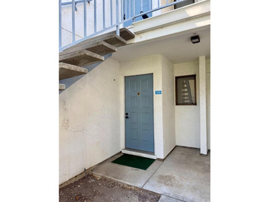 Comfortable and Beautifully Completely remodeled with fresh - photo 1