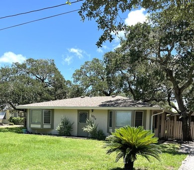 Among the large oaks in desirable *Old Rockport*. Well - photo 1