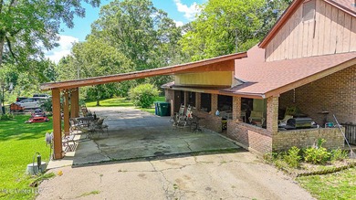 Escape to your own private retreat. This 3 bedroom 2 bathroom - photo 36