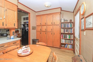 Escape to your own private retreat. This 3 bedroom 2 bathroom - photo 38