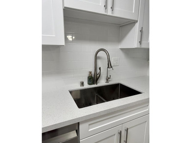 Comfortable and Beautifully Completely remodeled with fresh - photo 8