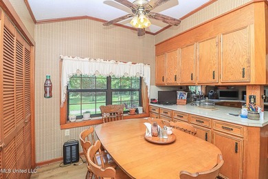 Escape to your own private retreat. This 3 bedroom 2 bathroom - photo 39