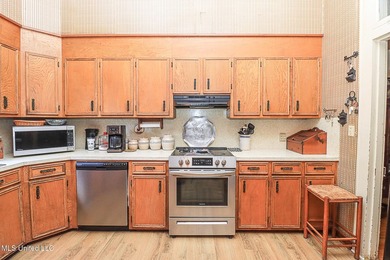 Escape to your own private retreat. This 3 bedroom 2 bathroom - photo 41