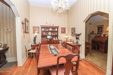Escape to your own private retreat. This 3 bedroom 2 bathroom - photo 47