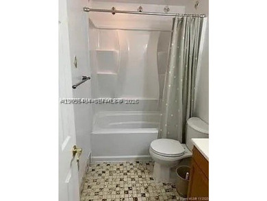 Spacious and well-maintained condo located in a desirable - photo 10
