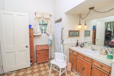Escape to your own private retreat. This 3 bedroom 2 bathroom - photo 53