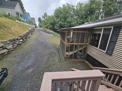 Check out this fully remodeled 3-bed, 2-bath home with a heated - photo 9