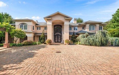 (private lake, pond, coastal) Home Sale Pending in Dix Hills New York