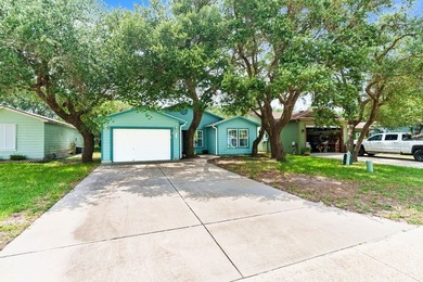 Now is your chance to own this beautifully maintained 2 bedroom - photo 2