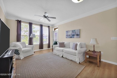 Discover urban living at its finest in this top-floor - photo 4
