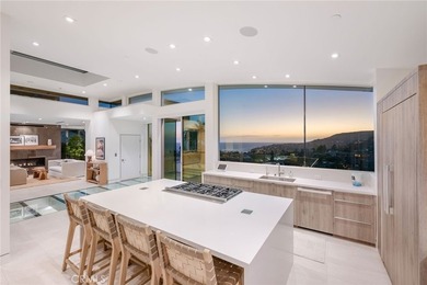 Perched high in the exclusive Temple Hills enclave of Laguna - photo 3