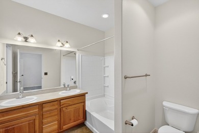 Townhome in a great Pleasant Grove location with some seriously - photo 11
