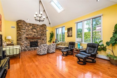 Richmondtown Luxury All-Brick Colonial Located in the - photo 17
