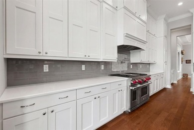 Welcome to an exceptional waterfront residence positioned in one - photo 21