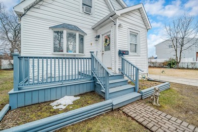 Charming two-story Cape featuring two bedrooms on the second - photo 3