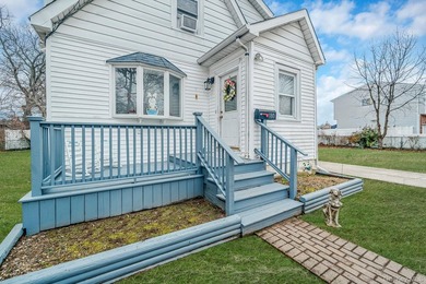 Charming two-story Cape featuring two bedrooms on the second - photo 4