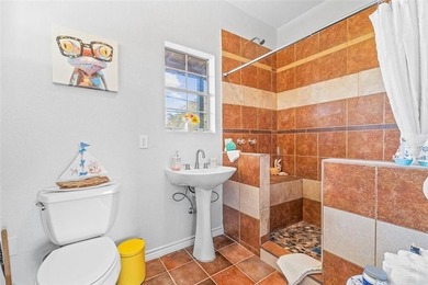 Coastal charm with flexible living space in the desirable - photo 6