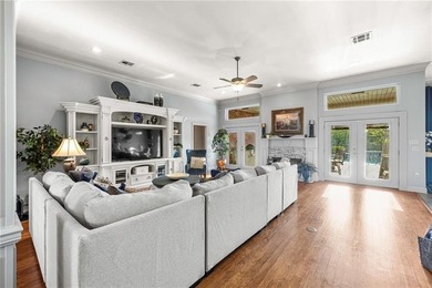 Luxury living in the gated golf course community of Masters - photo 7