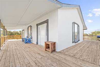 Coastal charm with flexible living space in the desirable - photo 9