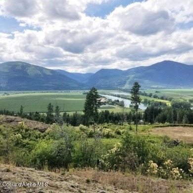 Lake Acreage For Sale in Port Hill, Idaho