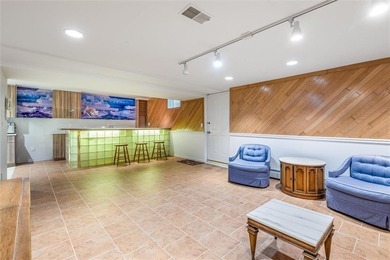 Richmondtown Luxury All-Brick Colonial Located in the - photo 37