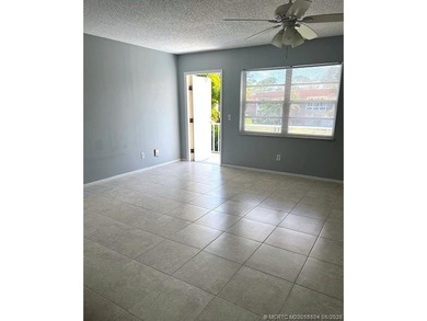 Beautifully tiled 2nd floor 2-bedroom 2-bath unfurnished condo - photo 7
