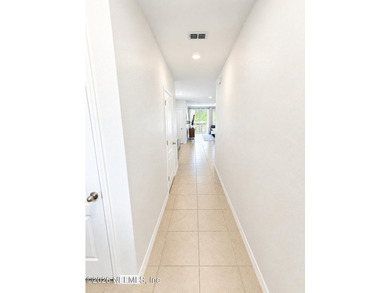 Light, bright and inviting! Built in 2022, this beautifully - photo 3