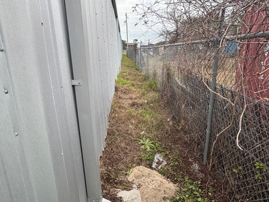 rents are $100 for current tenants and $125 for new. 9 units at - photo 5