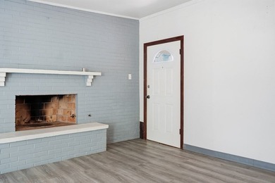 Don't miss out on this charming 2-bdrm,1 bath cottage - photo 5