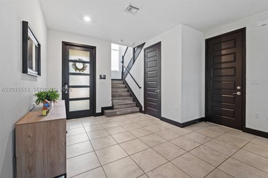Discover this exquisite 3-bedroom, 2.5-bathroom residence - photo 11