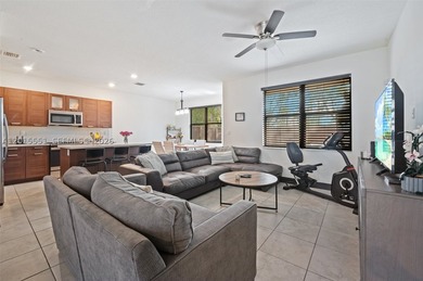 Discover this exquisite 3-bedroom, 2.5-bathroom residence - photo 12