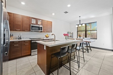 Discover this exquisite 3-bedroom, 2.5-bathroom residence - photo 14