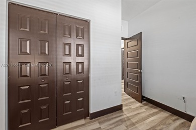 Discover this exquisite 3-bedroom, 2.5-bathroom residence - photo 27