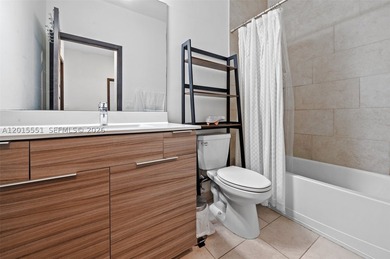 Discover this exquisite 3-bedroom, 2.5-bathroom residence - photo 28