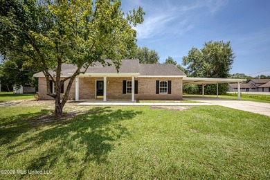 Move right in and start enjoying all that Ocean Springs has to - photo 1