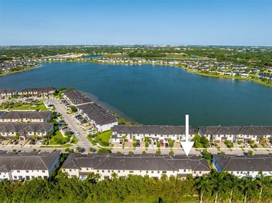 Discover this exquisite 3-bedroom, 2.5-bathroom residence - photo 34