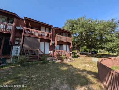 Great Getaway or Perfect for Maintenance-Free Living! Welcome to - photo 5