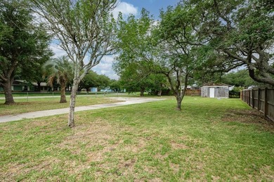 Located in the peaceful and well-established West Terrace - photo 5