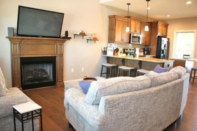 $29,900 HUGE PRICE DROP TO 610K! AMAZING YEAR-ROUND LAKE VIEWS! - photo 7