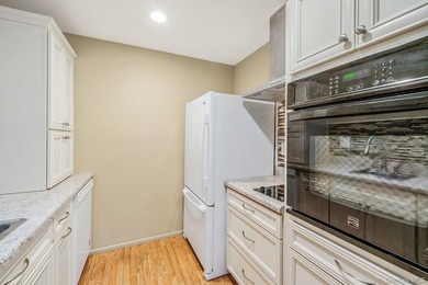 This beautifully maintained Greenbriar model is located in a - photo 11