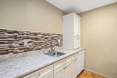 This beautifully maintained Greenbriar model is located in a - photo 12