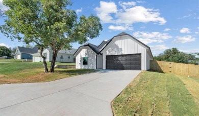 Brazos River - Parker County Home For Sale in Weatherford Texas