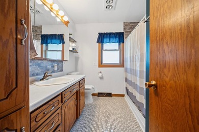 PRE-INSPECTED home- Enjoy the best of country living just 7 - photo 32