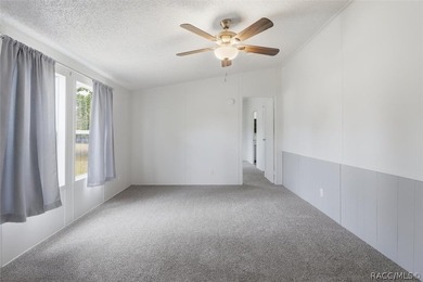 Welcome to this extensively renovated 4-bedroom, 2-bath home - photo 10